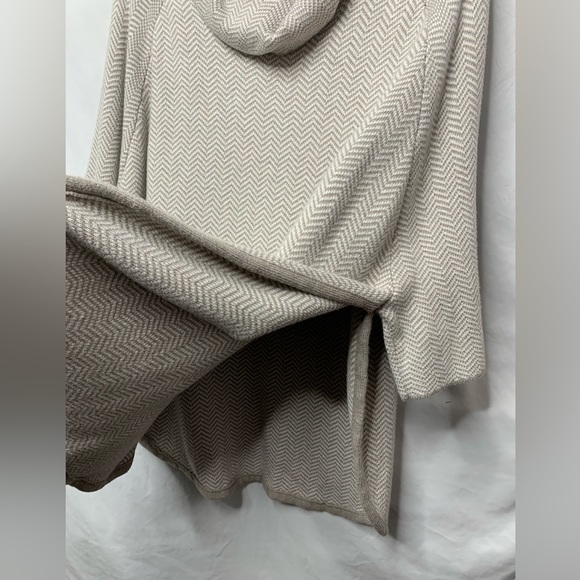 3/$30 Ann Taylor Loft Short Kimono Sleeve Cowl Neck Curved Hem Sweater Size M/L - Picture 5 of 11